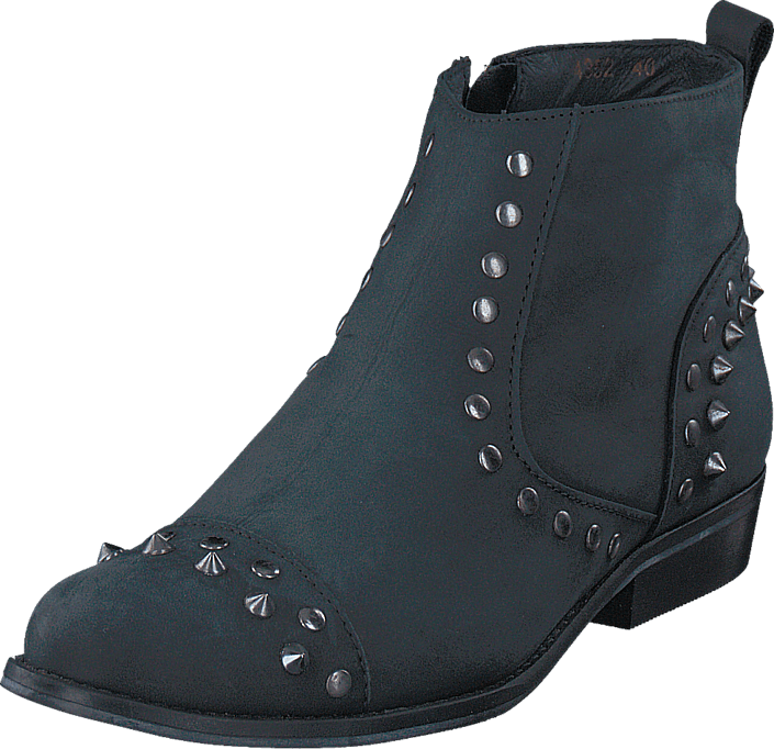 Shoe Biz - Short boot w rivets